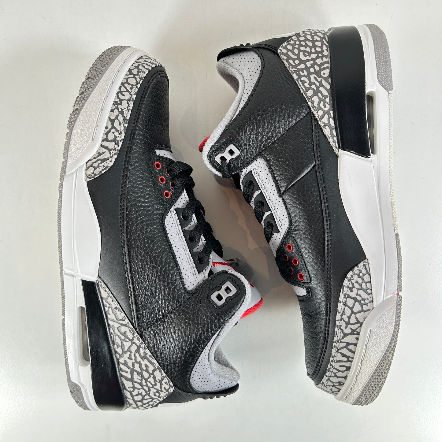 854262 001 Jordan 3 Black Cement 2018 [USED] - 9.5 M (VNDS)