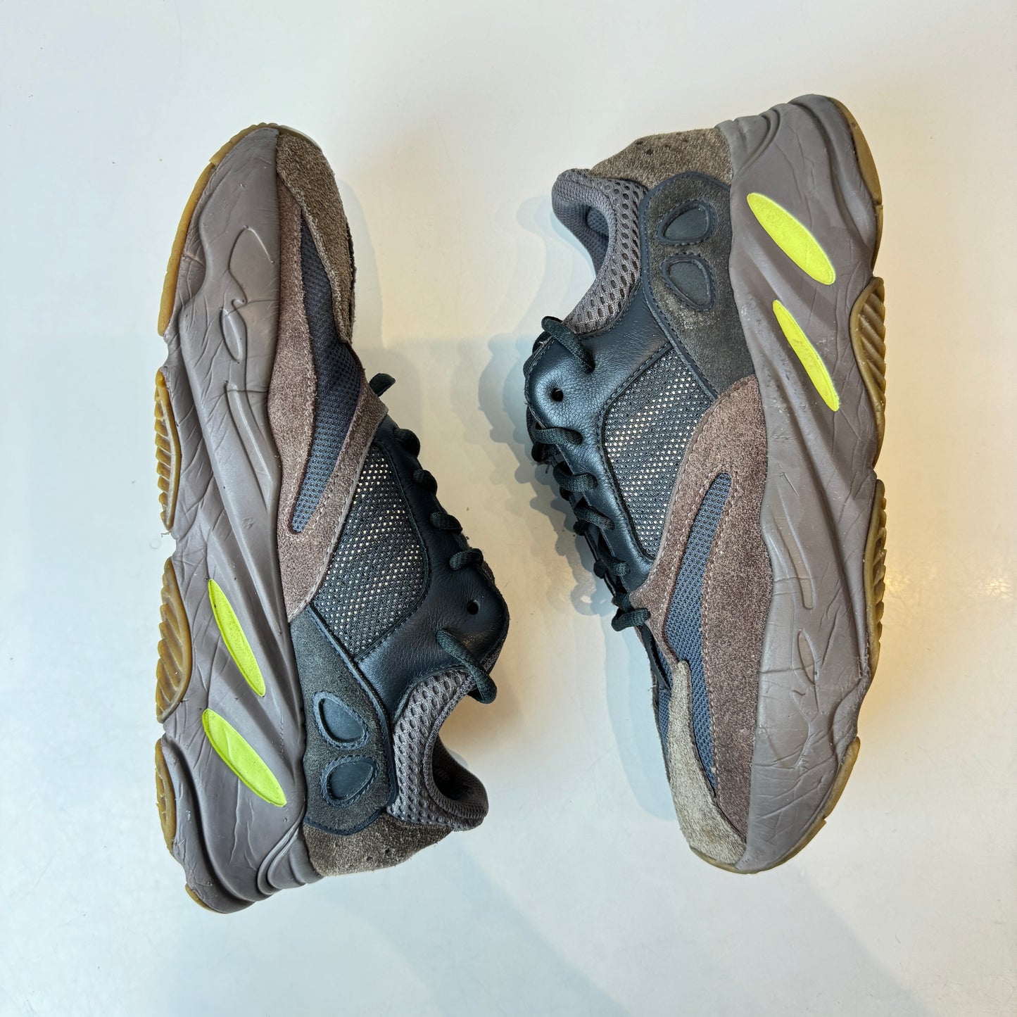 EE9614 Yeezy Boost 700 Mauve [USED] - 9 M (Used)