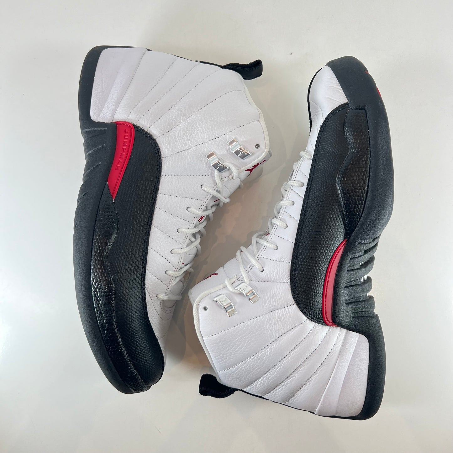 CT8013 162 Air Jordan 12 Red Taxi [USED] - 12 M (Used)