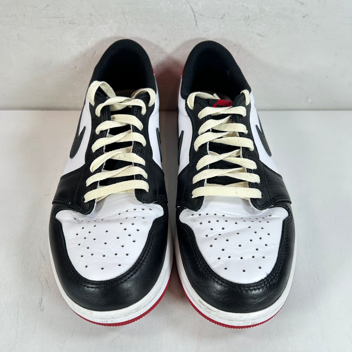 CZ0790 106  Jordan 1 Retro Low OG Black Toe (2023) [USED] - 10 M (Used)