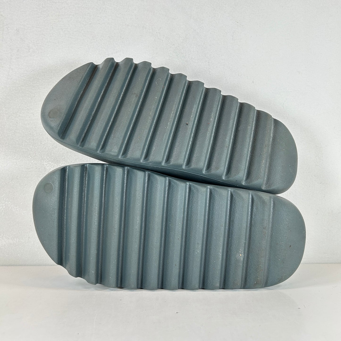 ID2349 adidas Yeezy Slide Slate Marine [USED] - 11 M (Used)