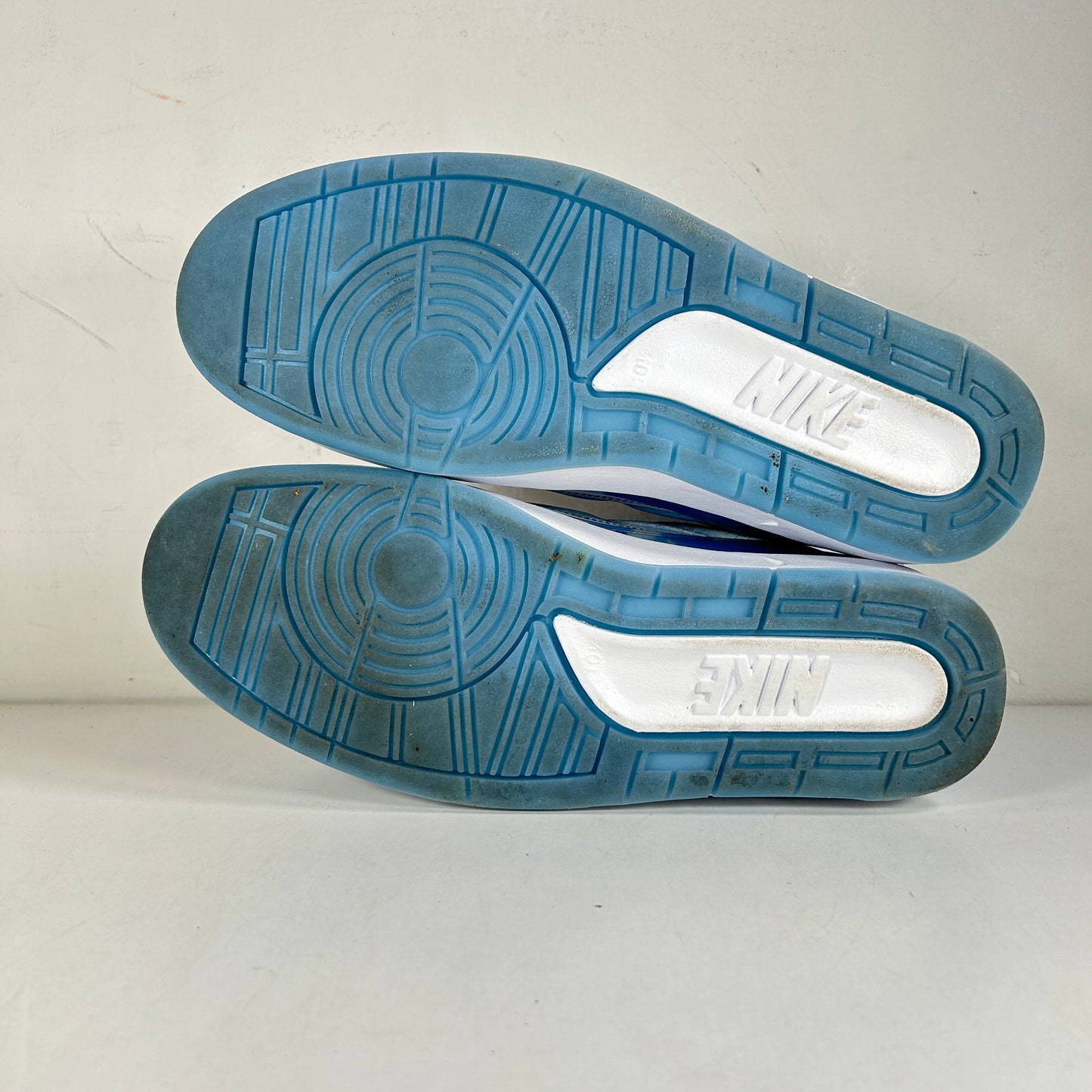 DQ7691 419 Jordan 2 Retro J Balvin [USED] - 10.5 M (Used)