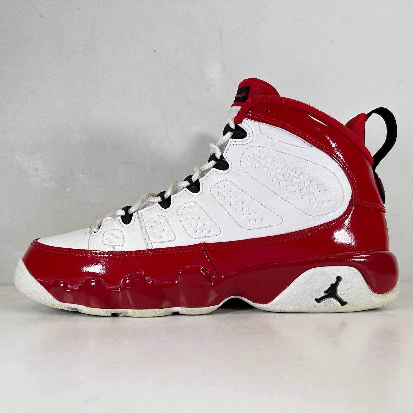 153265 014 Jordan 9 Retro White Gym Red (GS) - 7 Y (Used) (Replace Box)