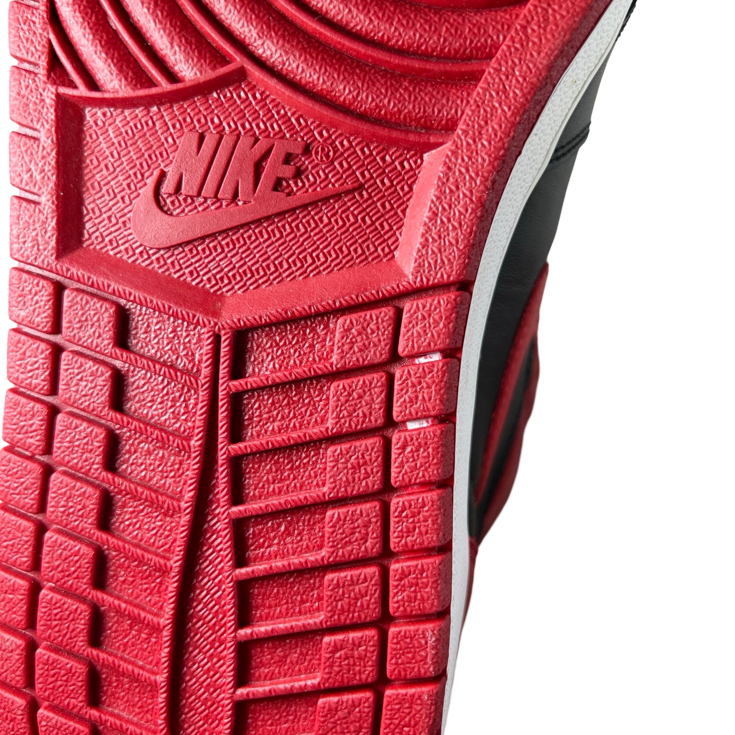 555088 001 Jordan 1 Retro High Bred Banned (2016) [CONDITIONAL] - 10.5 M (Yellowing midsoles)
