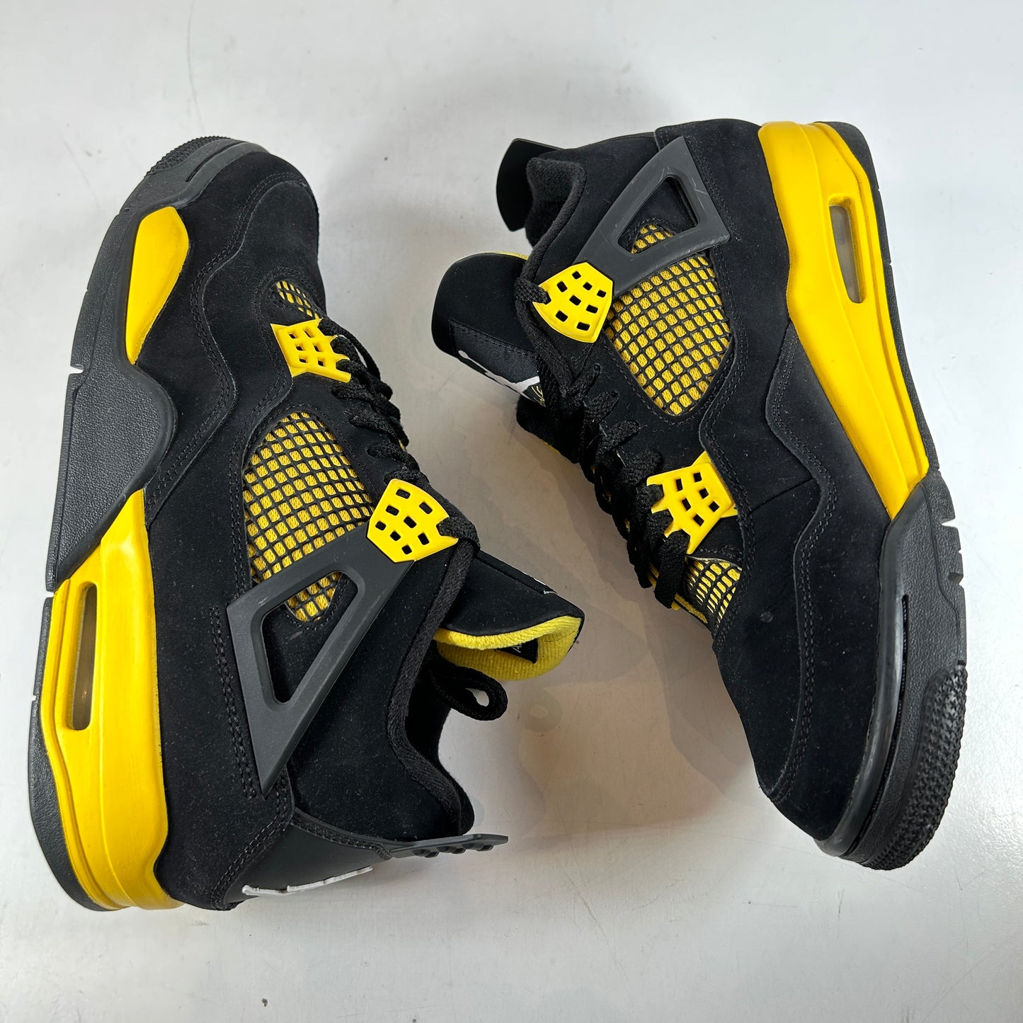 DH6927 017 Jordan 4 Retro Thunder [USED] - 9.5 M (Used4)