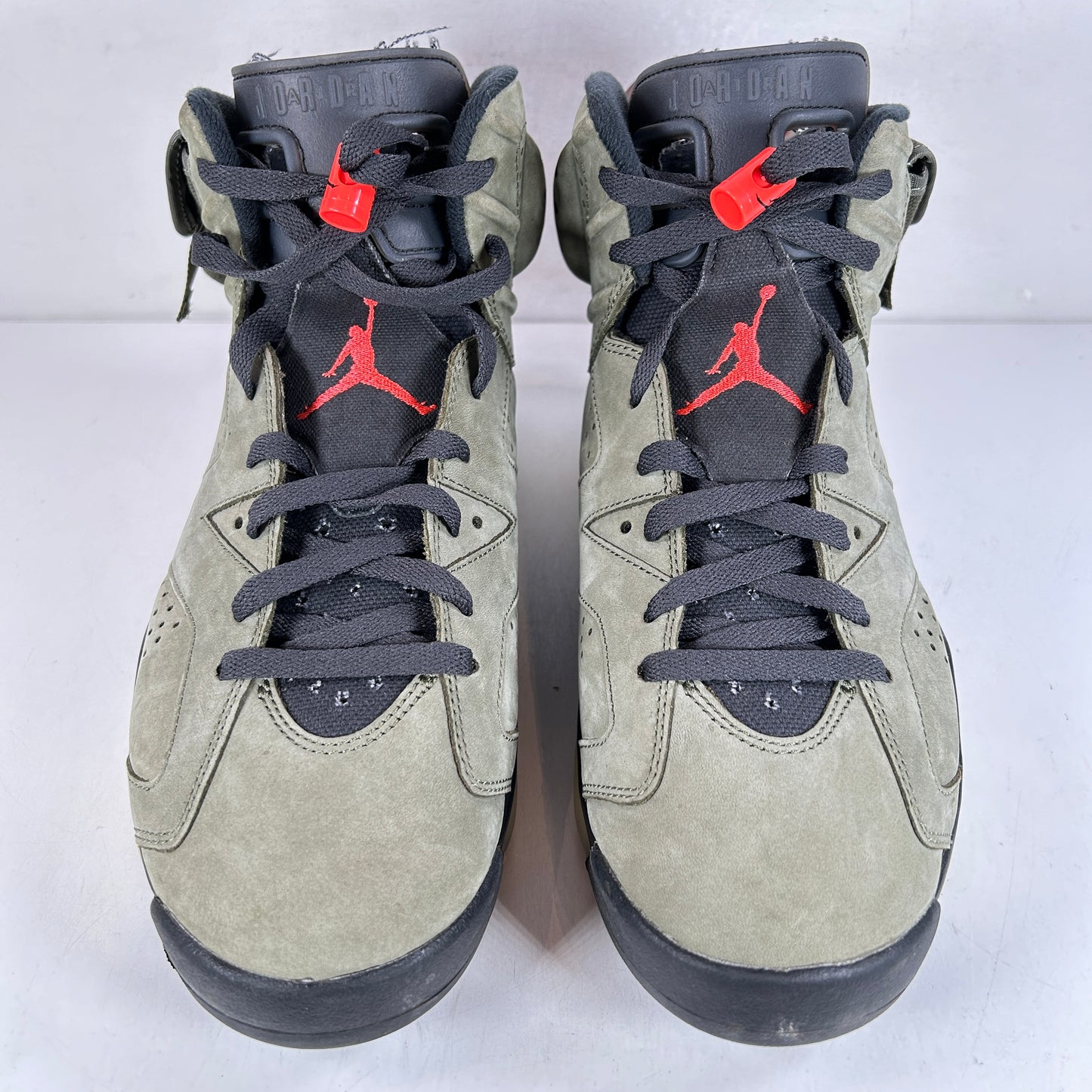 CN1084 200 Jordan 6 Retro Travis Scott [USED] - 10.5 M (Used)