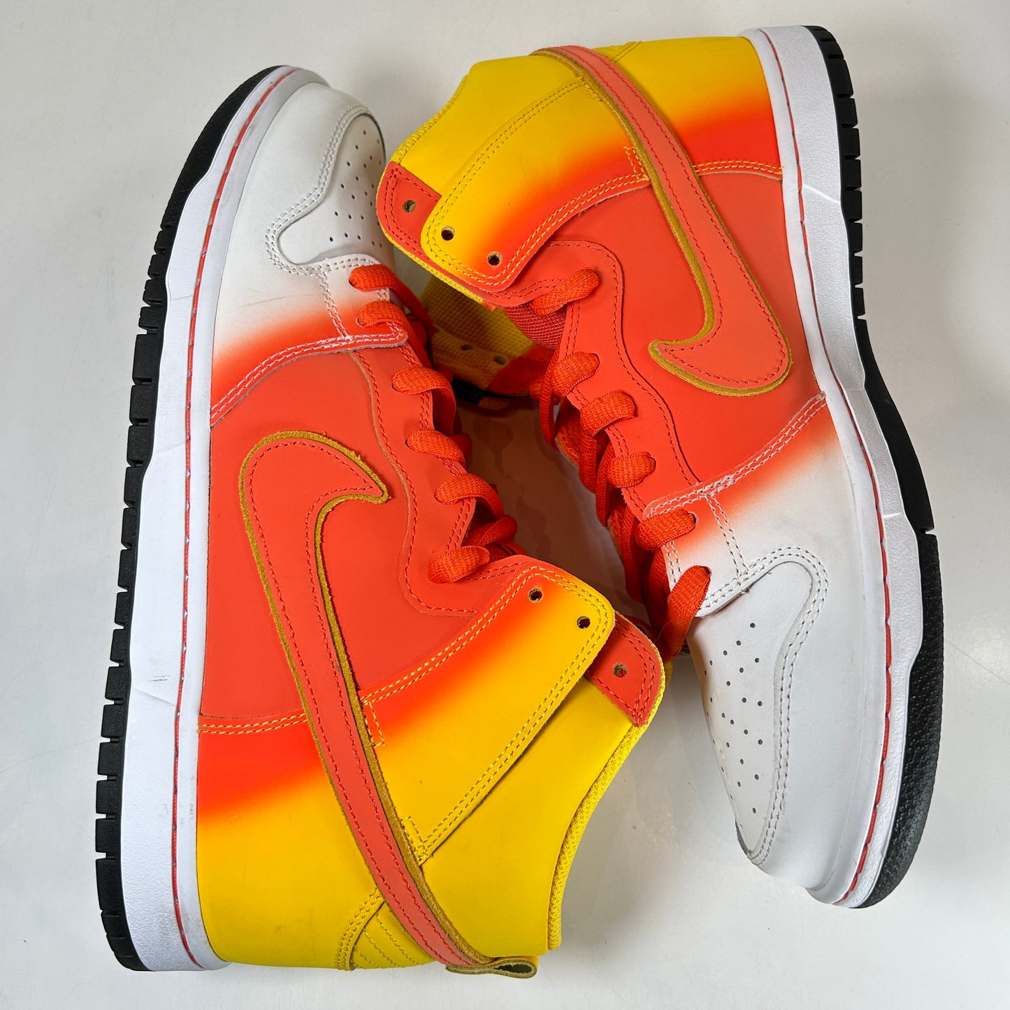 FN5107 700 Nike SB Dunk High Sweet Tooth Candy Corn [USED] - 11.5 M (Used)