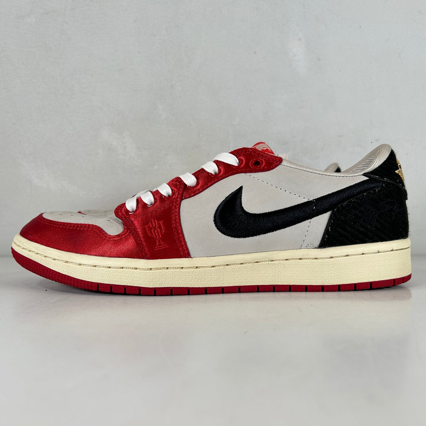 FN0432 100 Jordan 1 Retro Low OG Trophy Room Away [USED] - 8 M (Used)