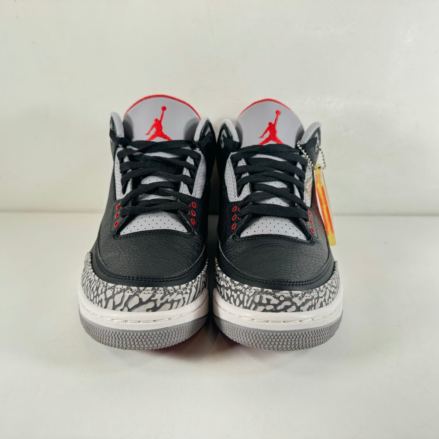 854262 001 Jordan 3 Black Cement 2018 [USED] - 8 M (Used2)
