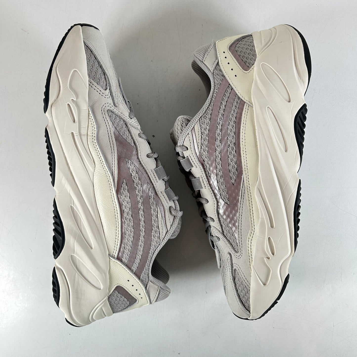 EF2829 Yeezy 700 Static [USED] - 11.5 M (Used)