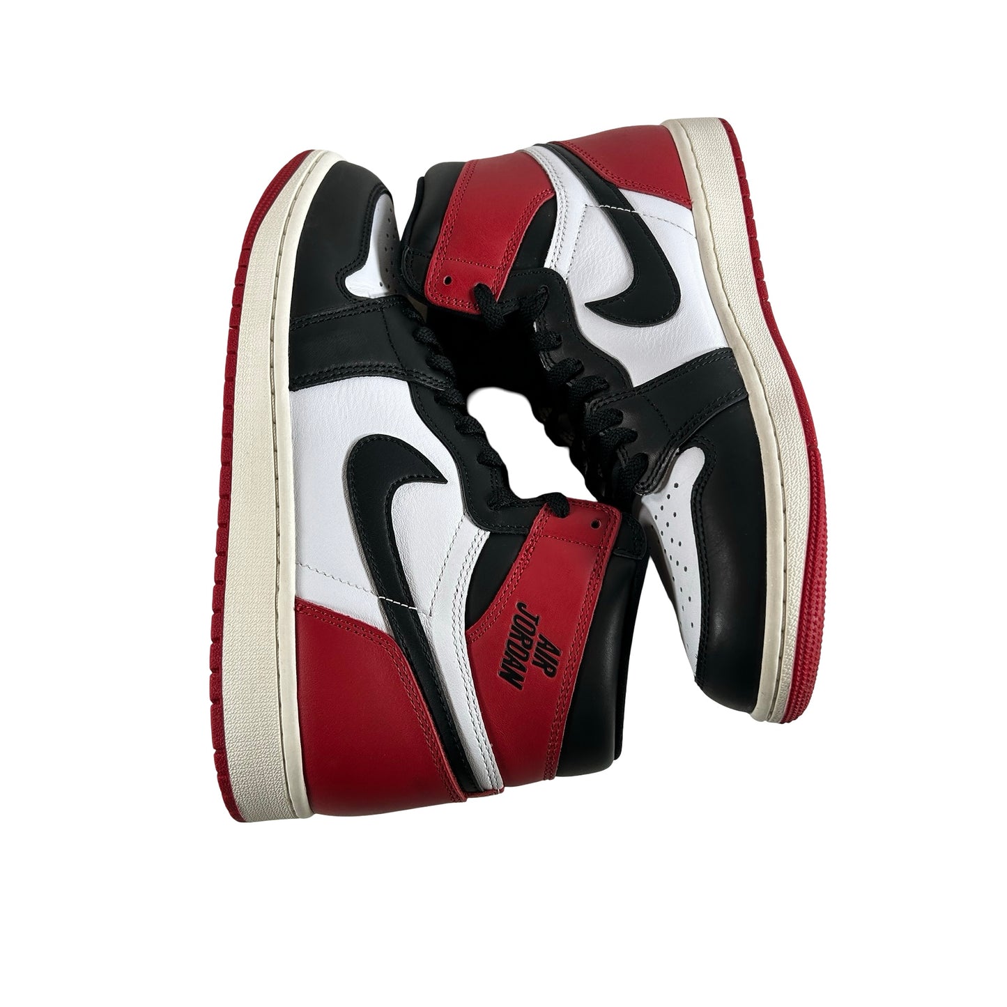DZ5485 106 Jordan 1 Retro High OG Black Toe Reimagined [USED] - 9.5 M (Used11)