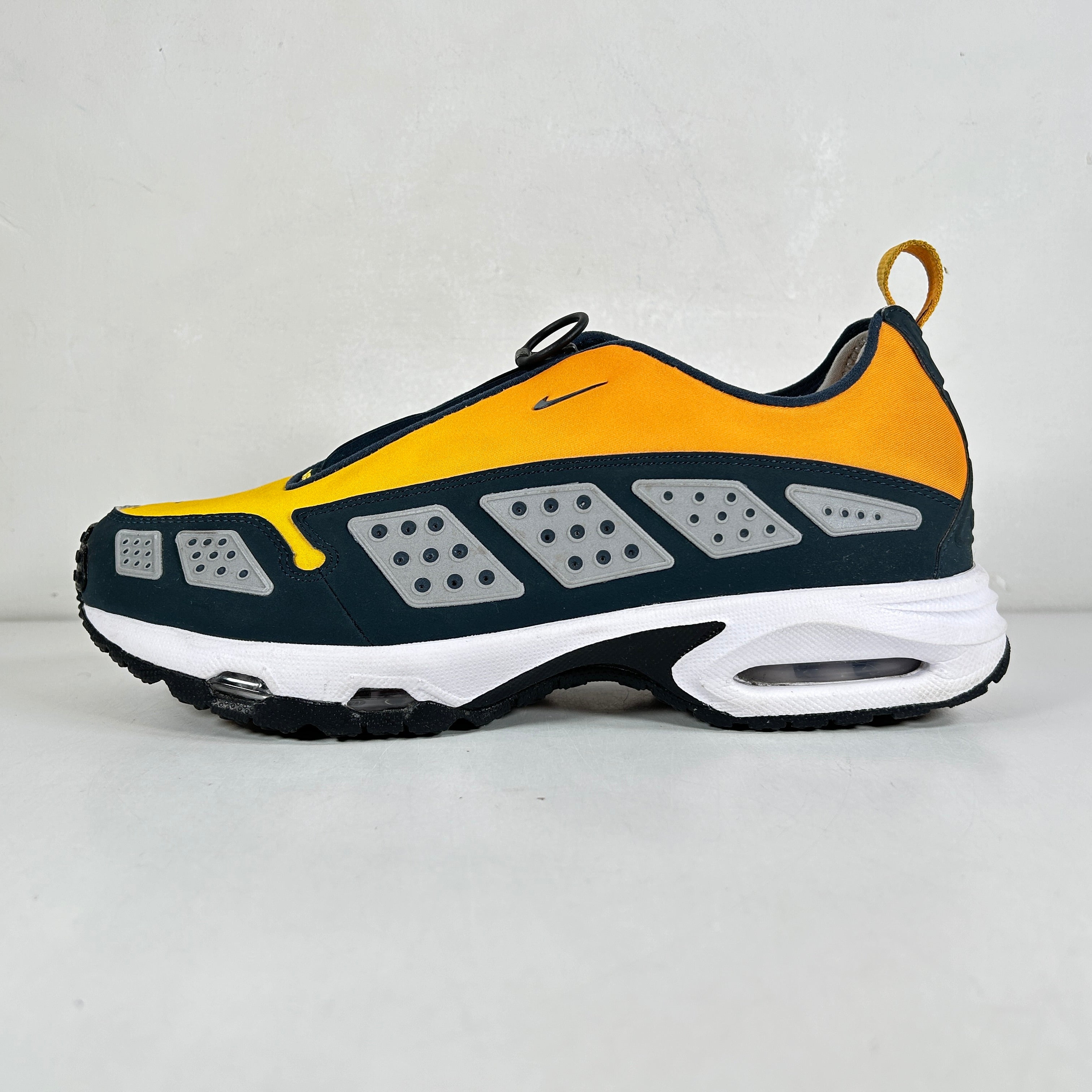 air max canyon gold