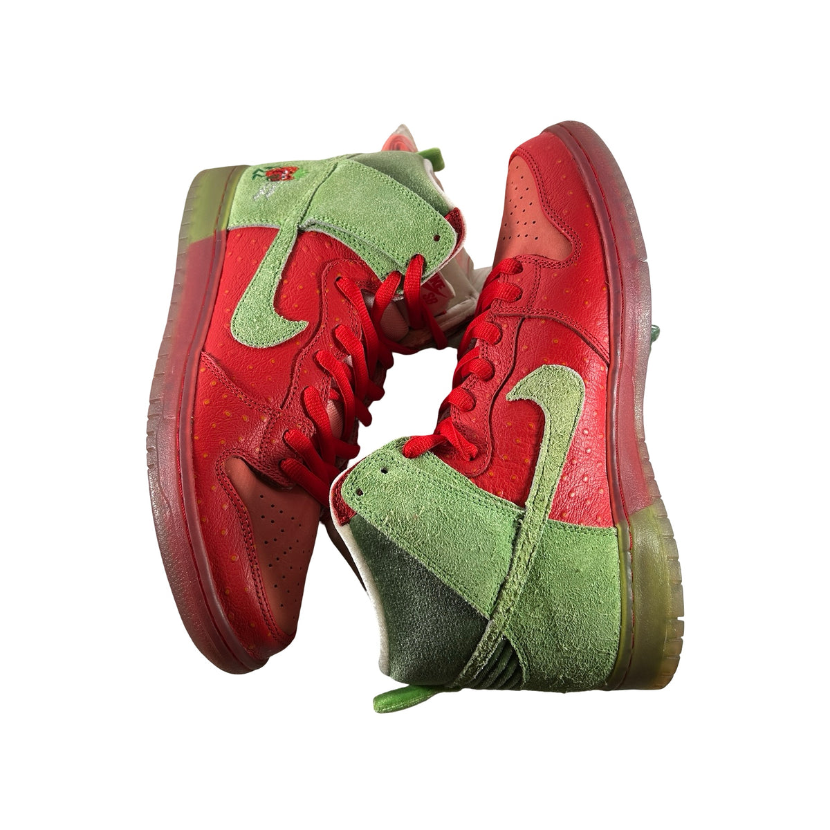 CW7093 600 Nike SB Dunk High Strawberry Cough - 10.5 M (Yellowing)
