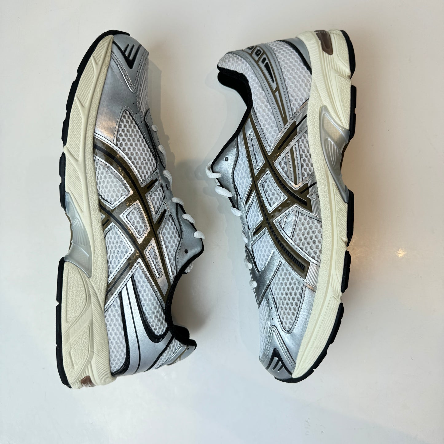 1201A256 113 ASICS Gel-1130 White Clay Canyon [USED] - 11 M (Used)