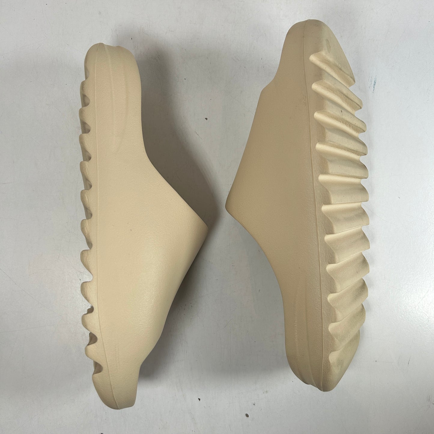 FZ5897 Adidas Yeezy Slide Bone (2022/2023 Restock) [USED] - 11 M (Used)