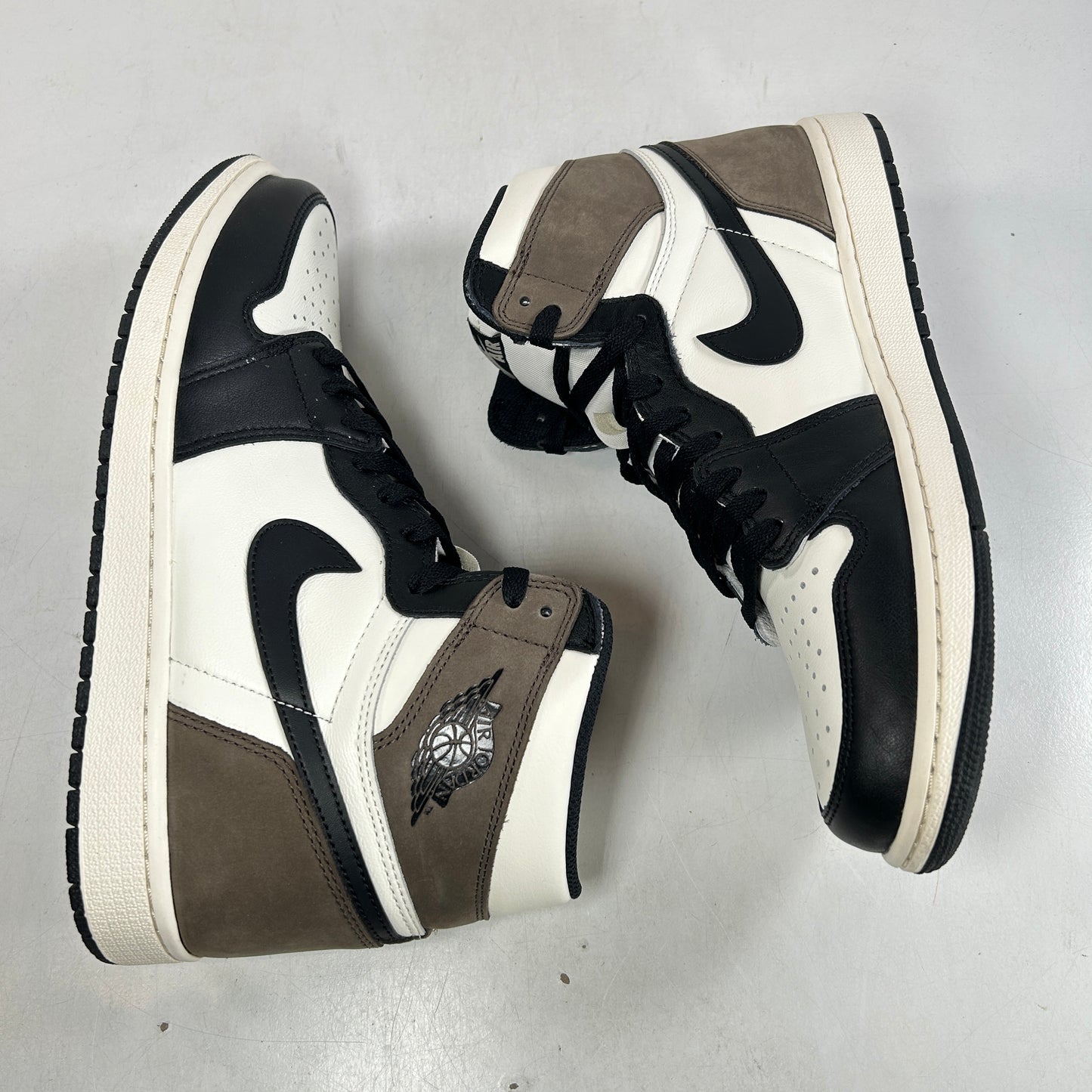 555088 105 Jordan 1 Retro High Dark Mocha [USED] - 11 M (Used3)