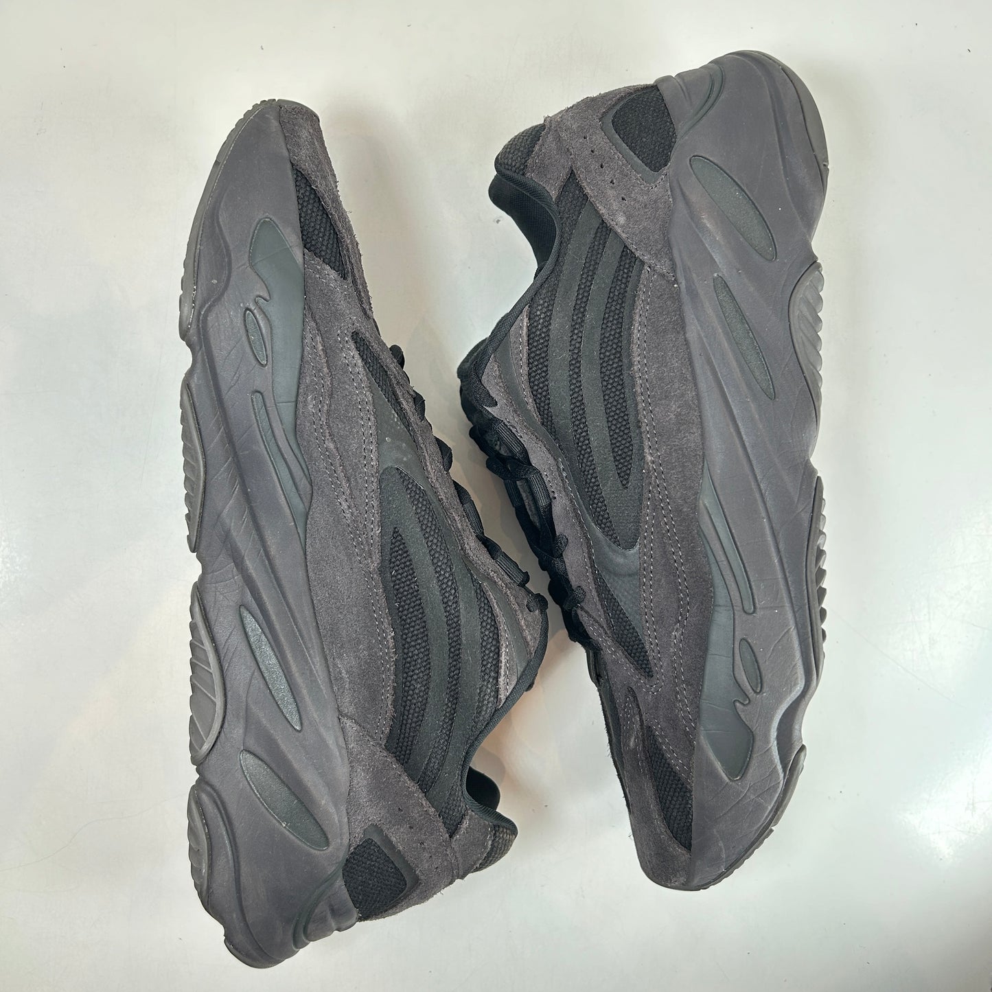 FU6684 Adidas Yeezy Boost 700 V2 Vanta [USED] - 13 M (Used)