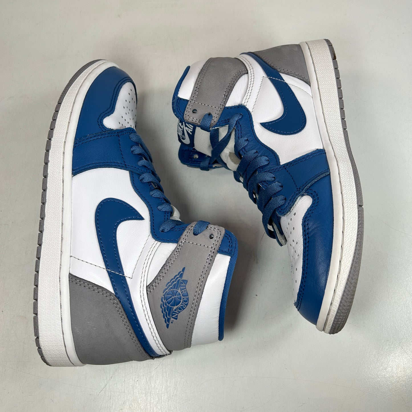 DZ5485 410 Jordan 1 Retro High OG True Blue [USED] - 7.5 M (Used)