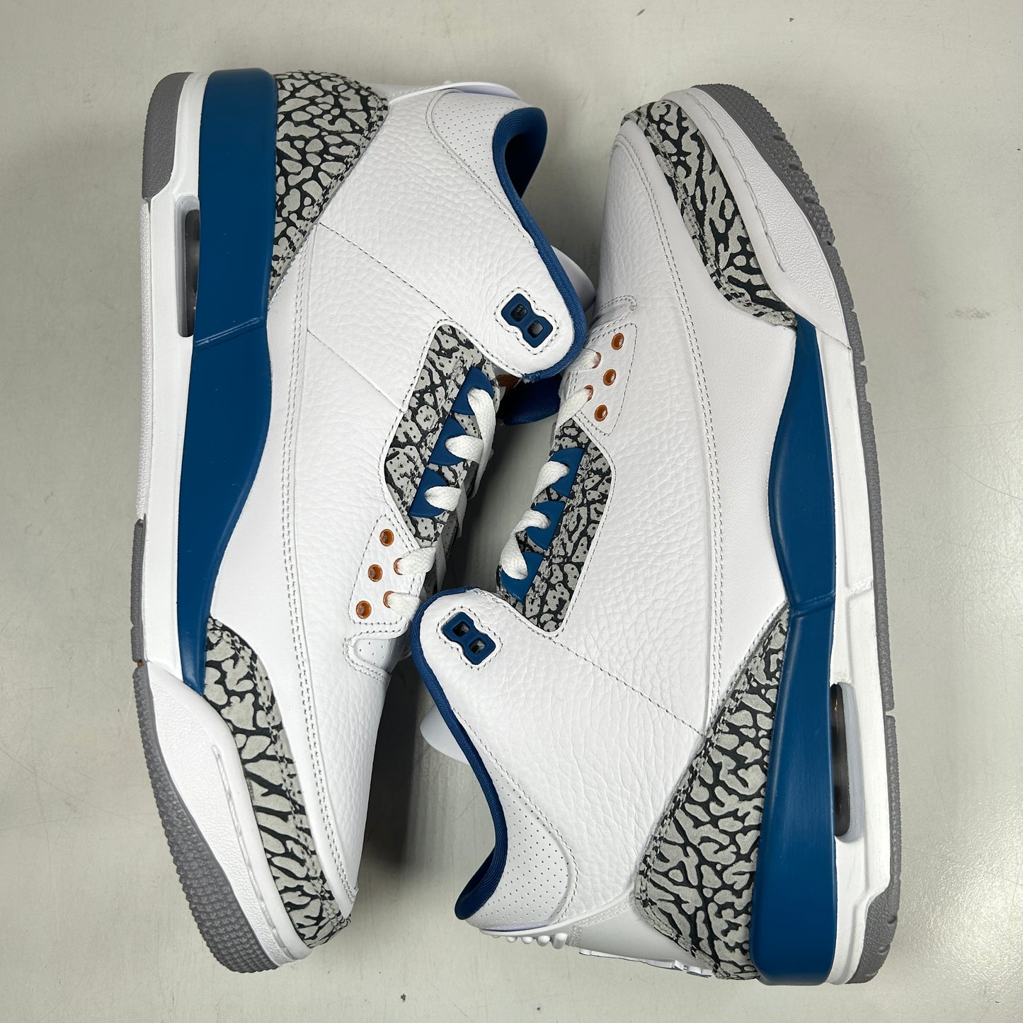 CT8532 148 Jordan 3 Retro Magos