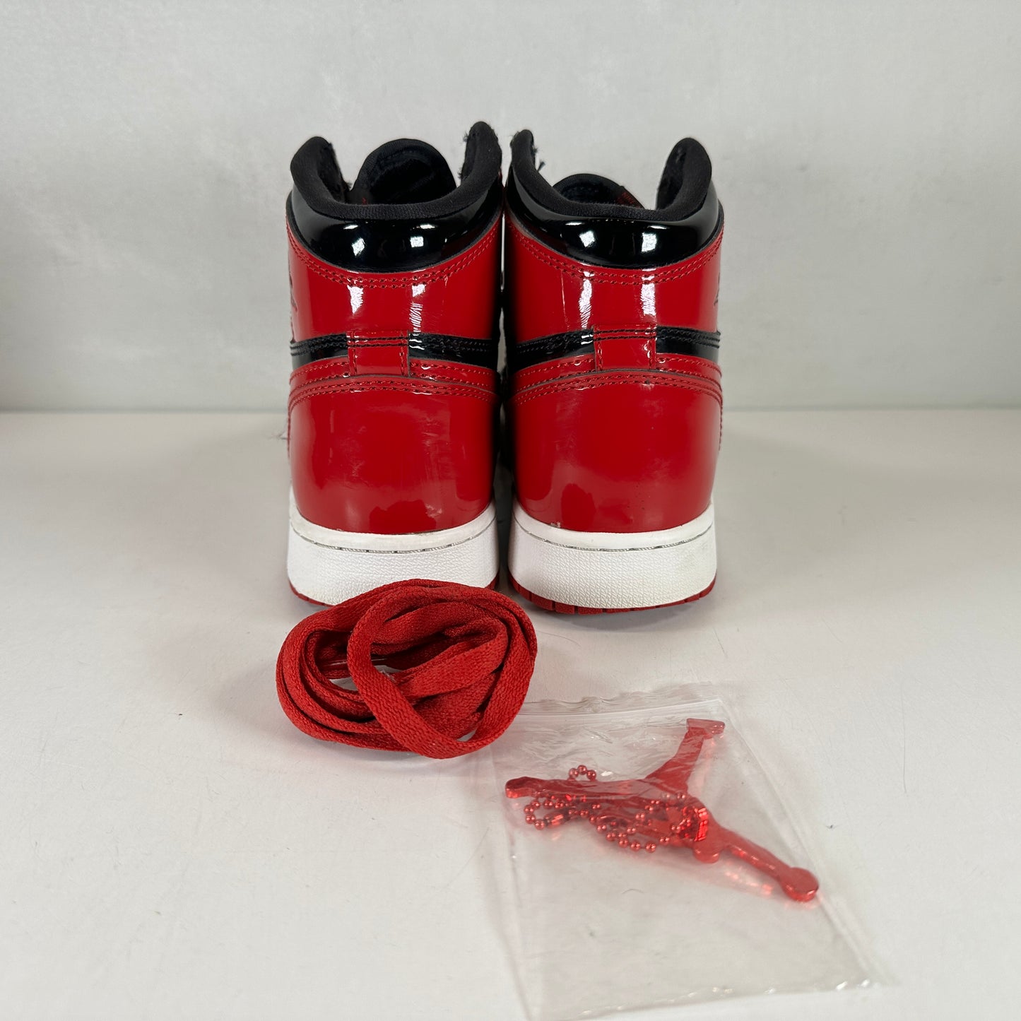 575441 063 Jordan 1 Retro High OG Patent Bred (GS) [USED] - 5.5 Y (Used)