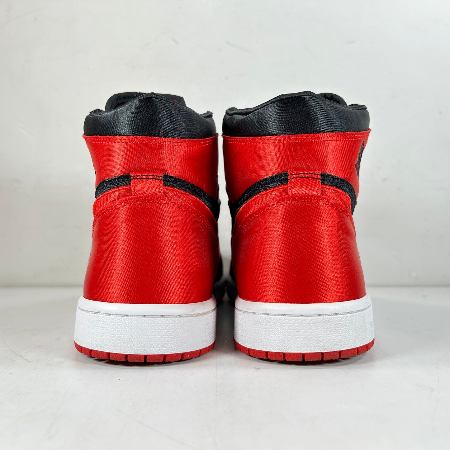 FD4810 061 Jordan 1 Retro High OG Satin Bred [USED] - 11.5 W (Used3)