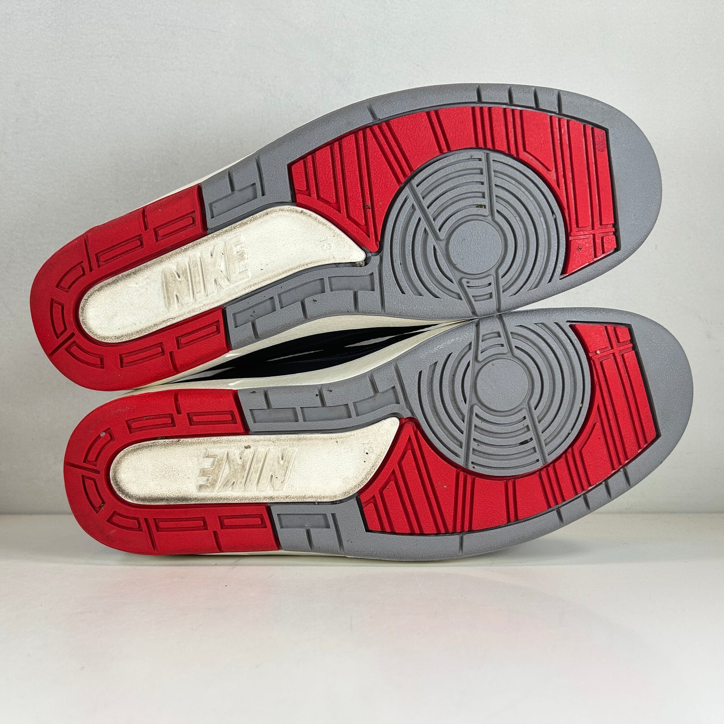 DR8884 001 Jordan 2 Retro Black Cement [USED] - 13 M (Used)