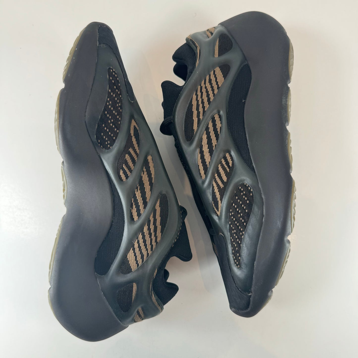 GY0189 adidas Yeezy 700 V3 Clay Brown [USED] - 9.5 M (Used) (No Box)