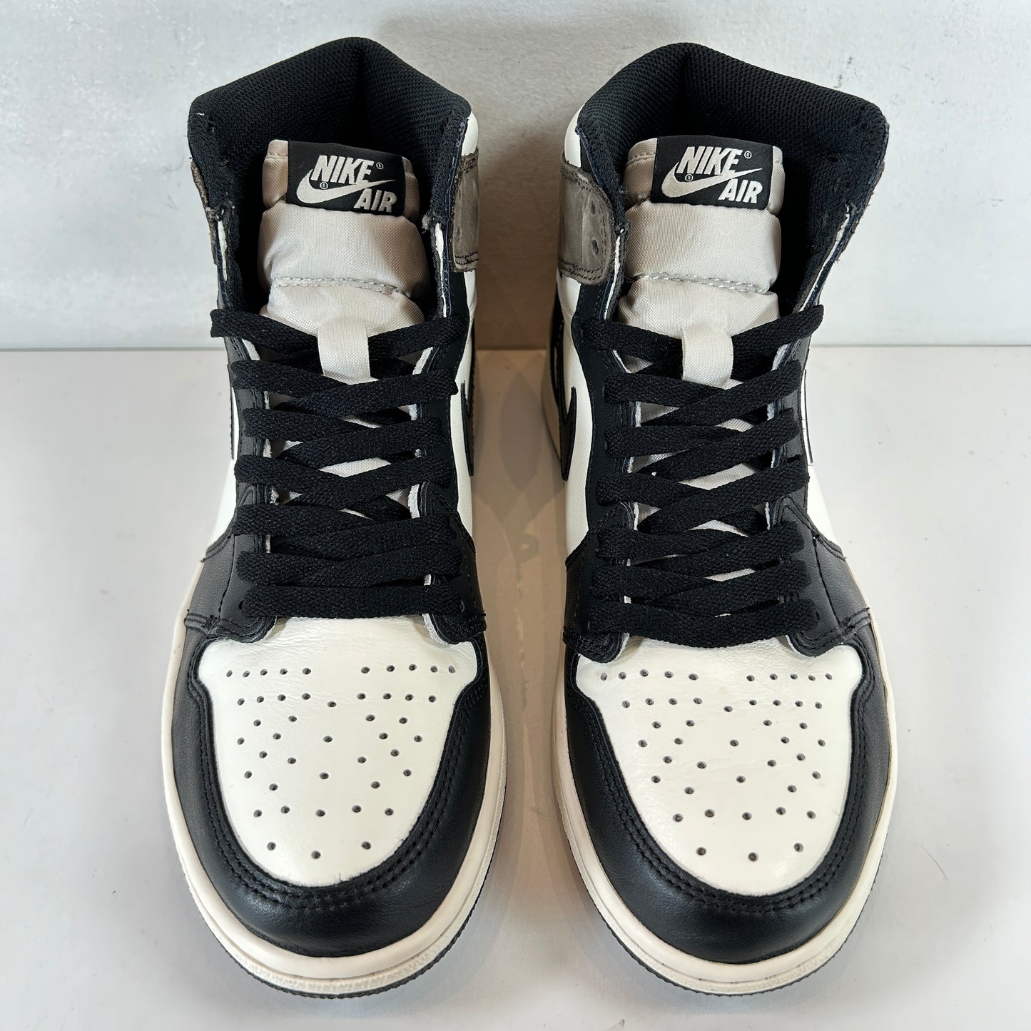 555088 105 Jordan 1 Mocha [USED] - 8.5 M (Used2)