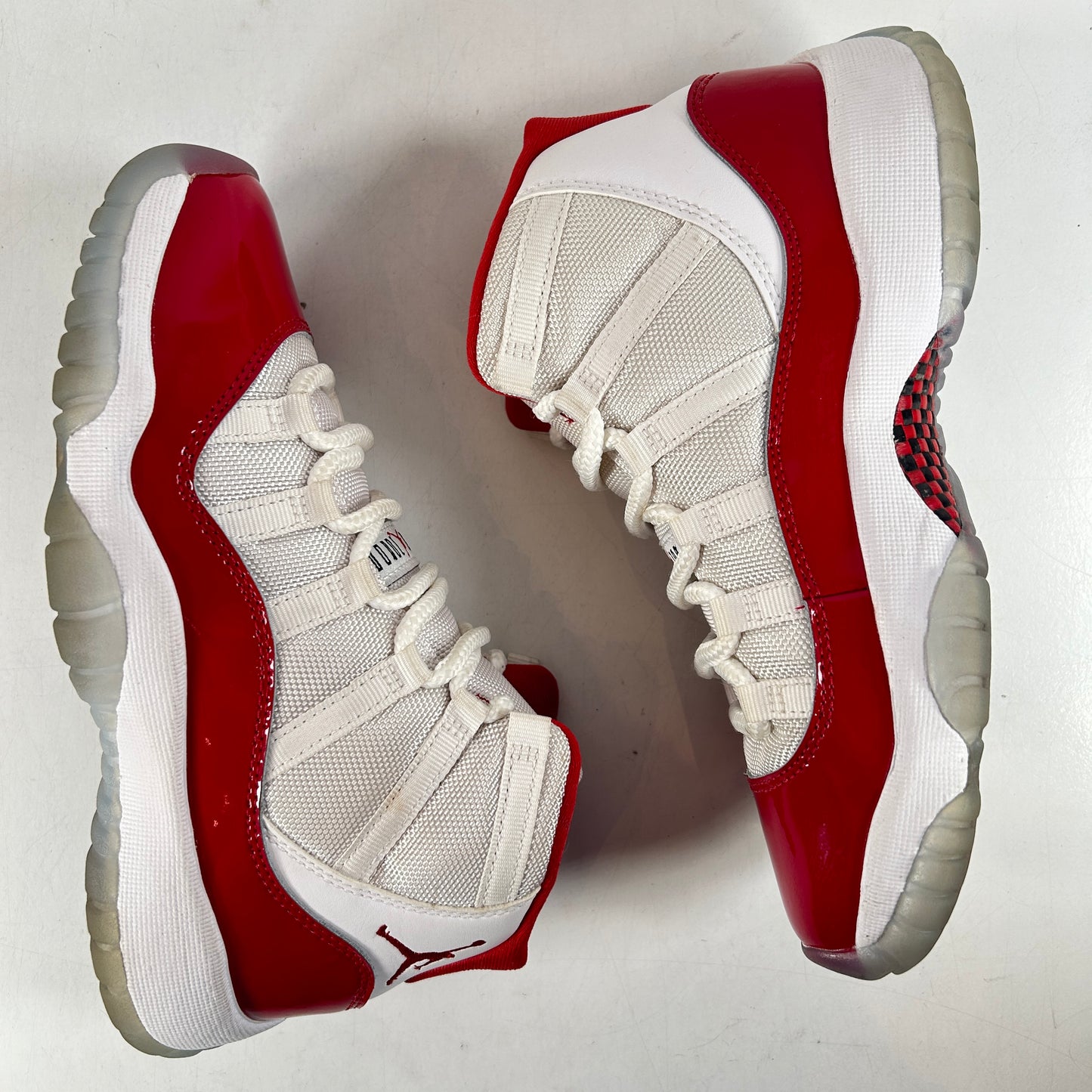 378038 116 Jordan 11 Retro Cherry (2022) (GS) [USED] - 4 Y (Used)