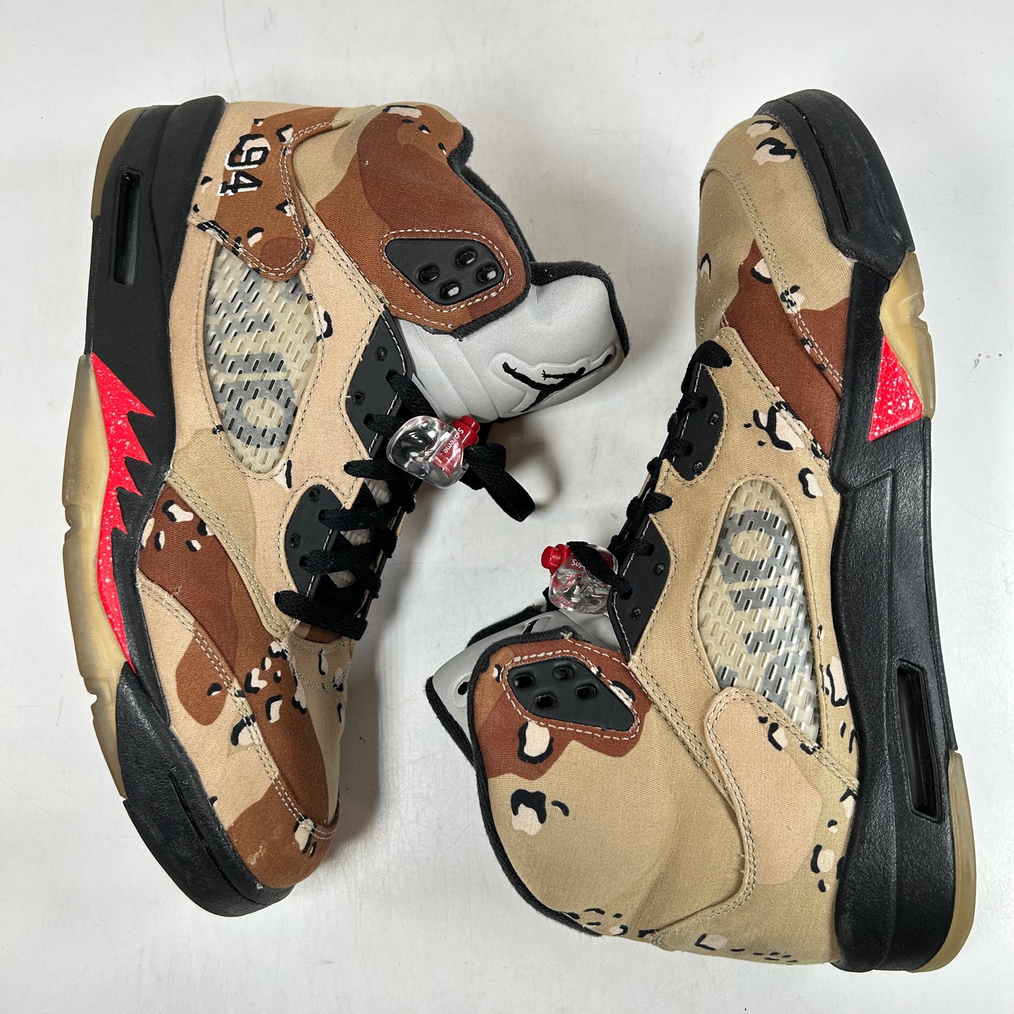 824371 201 Jordan 5 Retro Supreme Desert Camo [USED] - 10.5 M (Used)