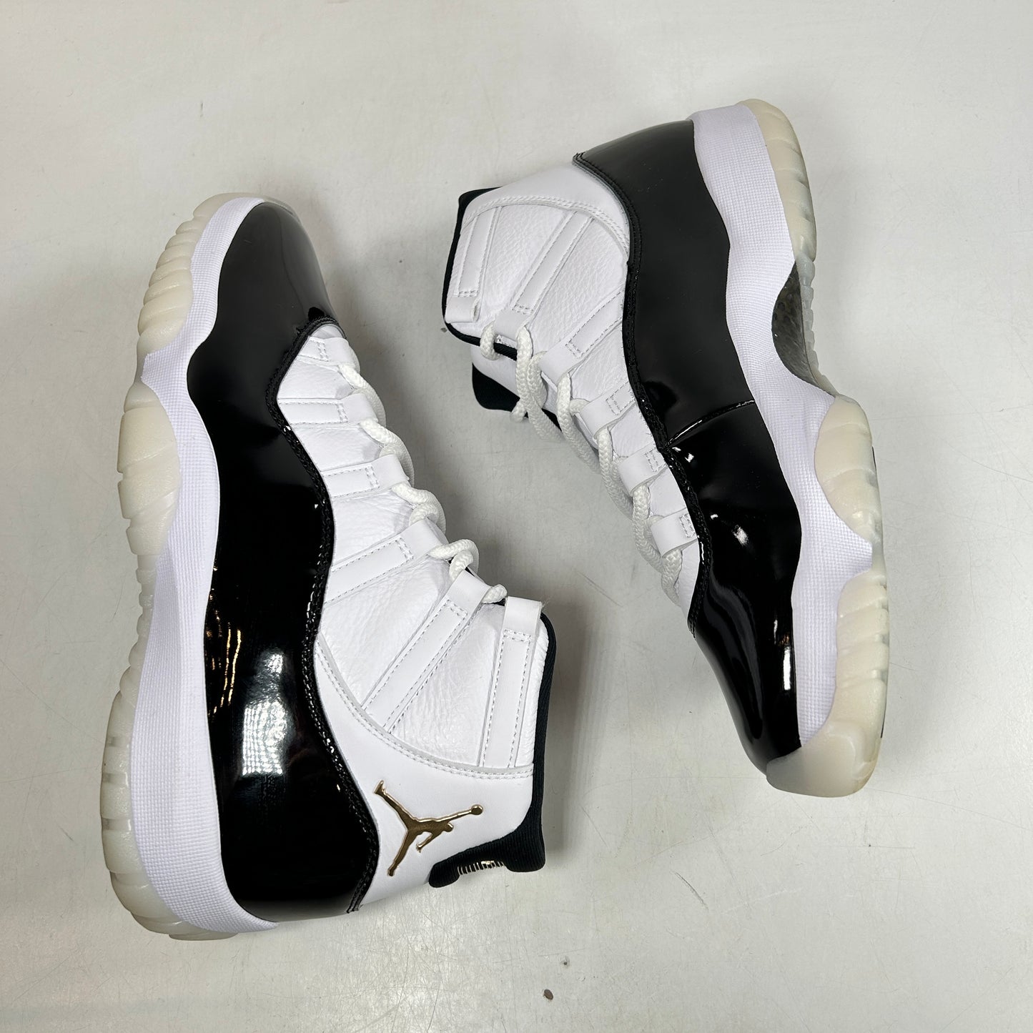 CT8012 170 Jordan 11 Retro DMP Defining Moments (2023) [USED] - 9 M (VNDS)