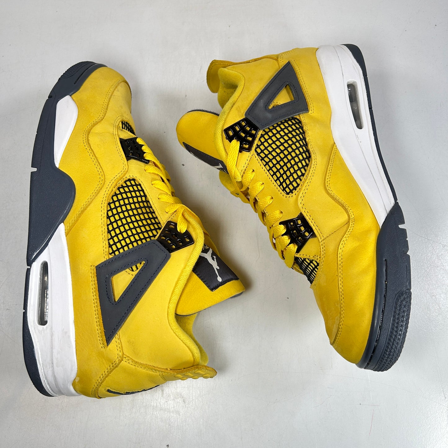 CT8527 700 Jordan 4 Retro Lightning (2021) [USED] - 11.5 M (Used) (No Box)