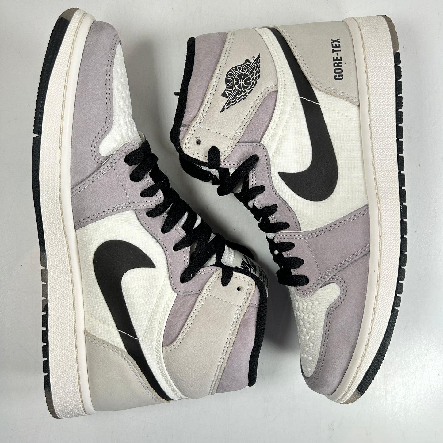 DB2889 100 Jordan 1 Retro High Element Gore-Tex Light Bone [USED] - 8.5 M (VNDS)