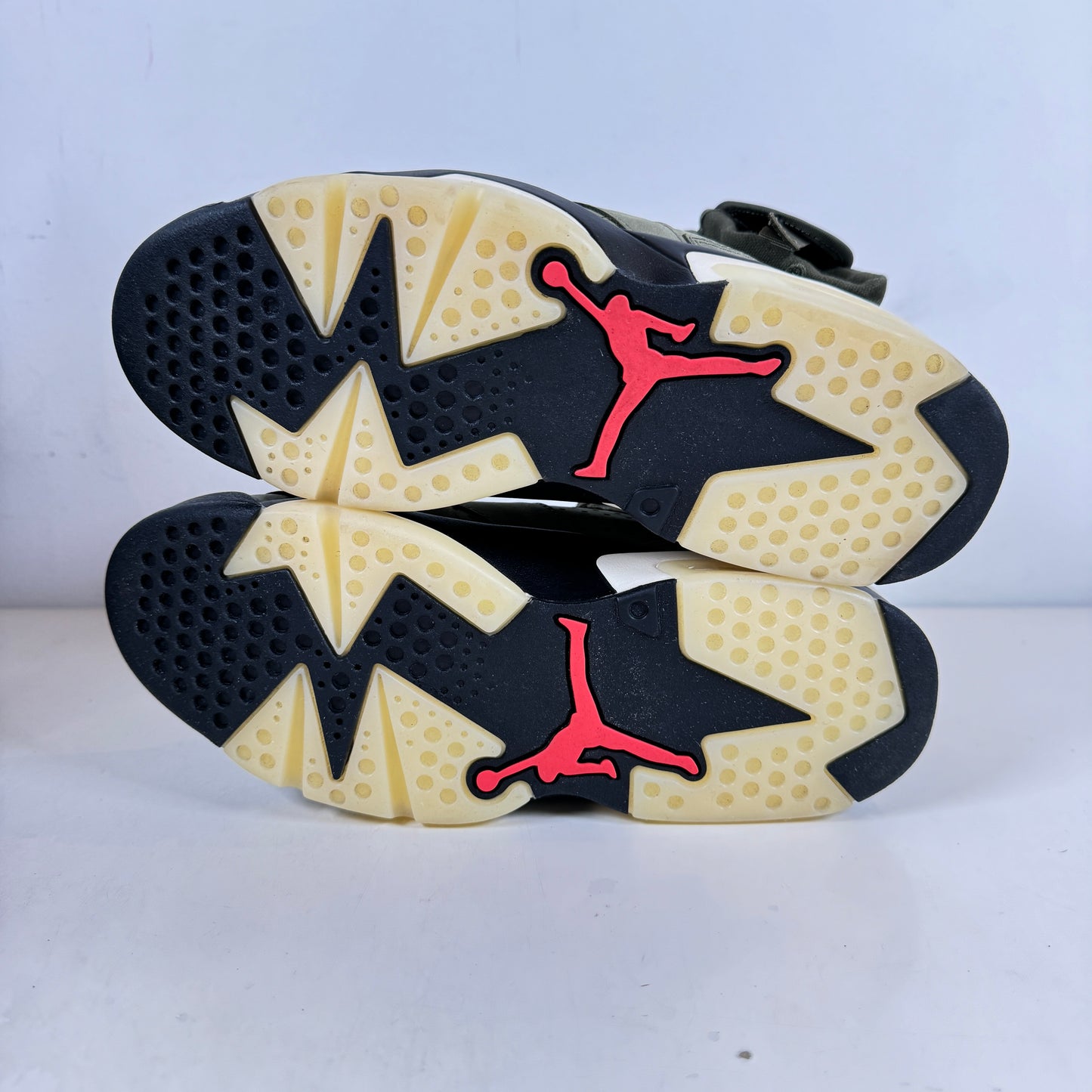 CN1084 200 Jordan 6 Retro Travis Scott [USED] - 7.5 M (VNDS)