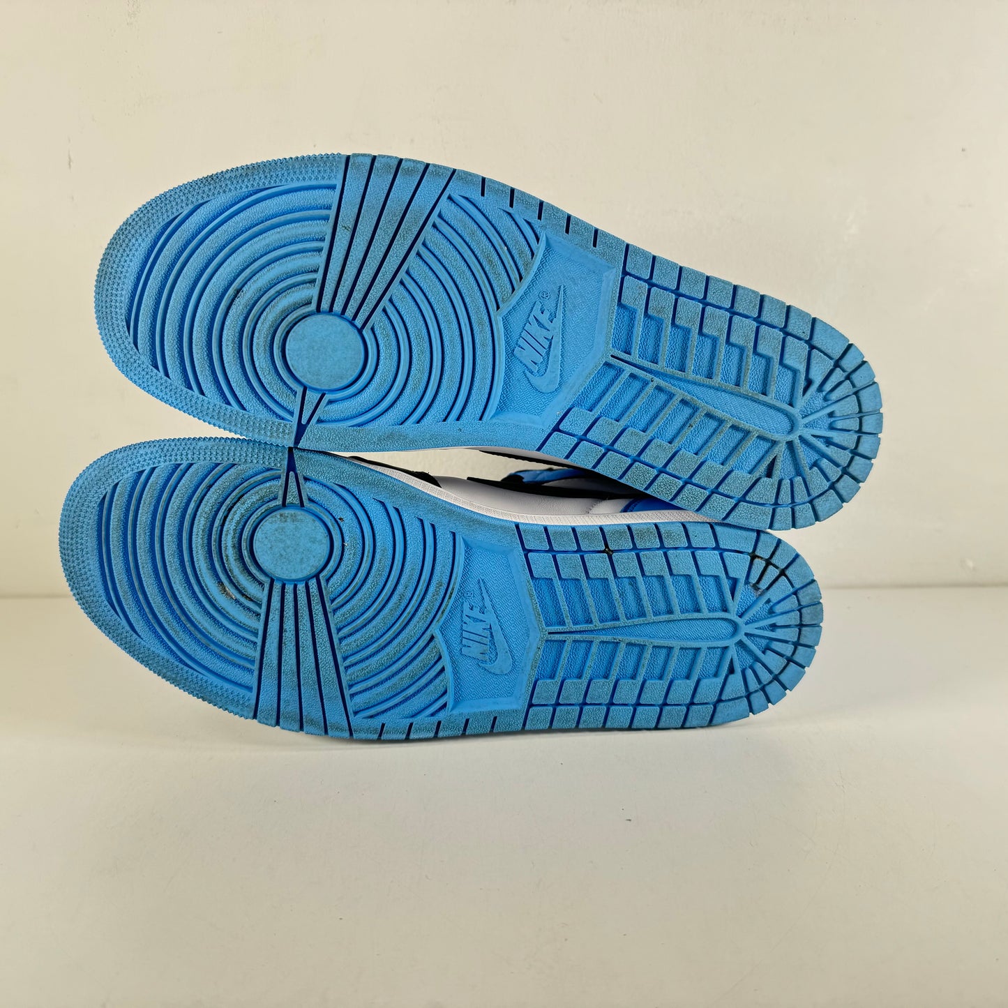 DZ5485 400 Jordan 1 Retro High OG UNC Toe [USED] - 11 M (Used)