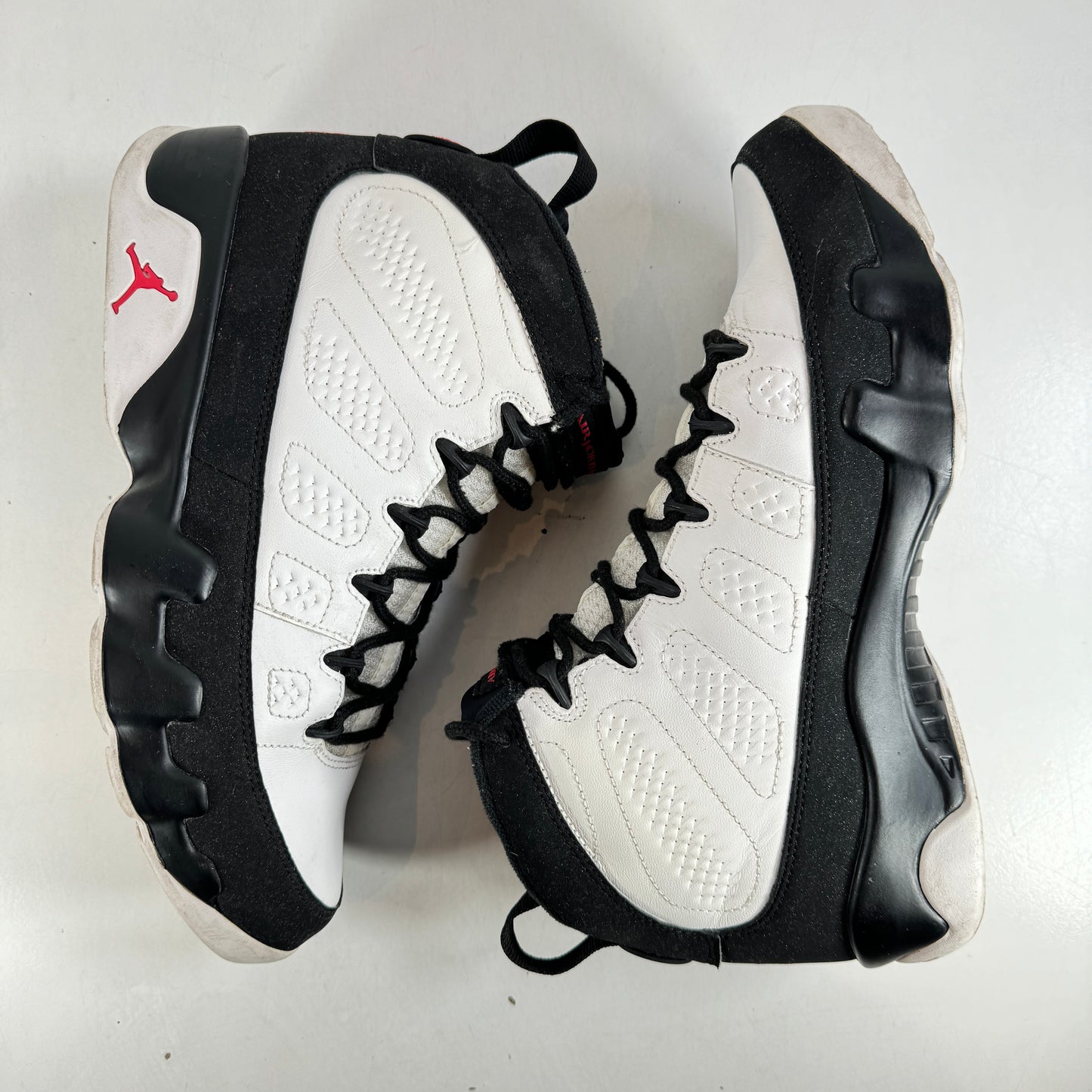 302370 112 Jordan 9 OG [USED] - 9.5 M (Used)
