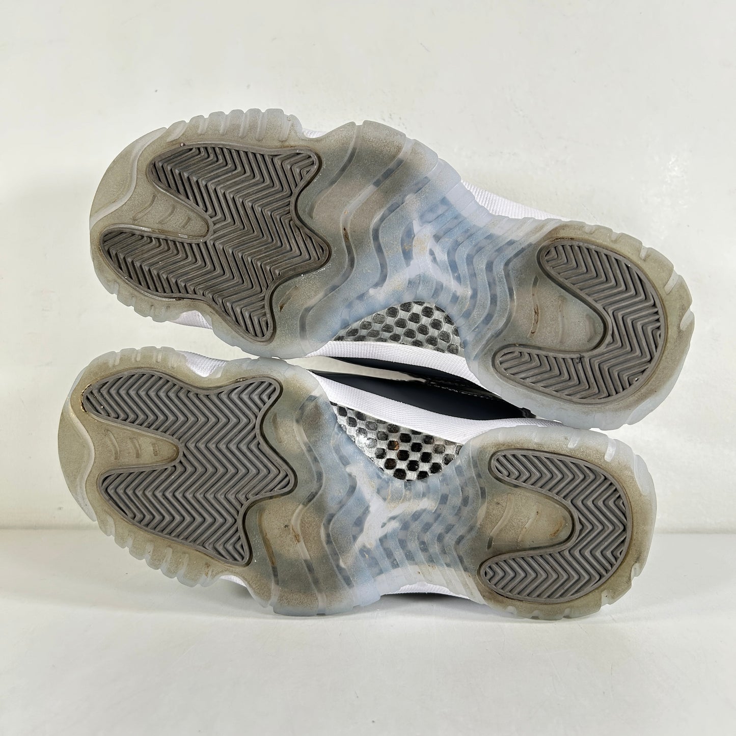 CT8012 005 Jordan 11 Retro Cool Grey (2021) [USED] - 4.5 M