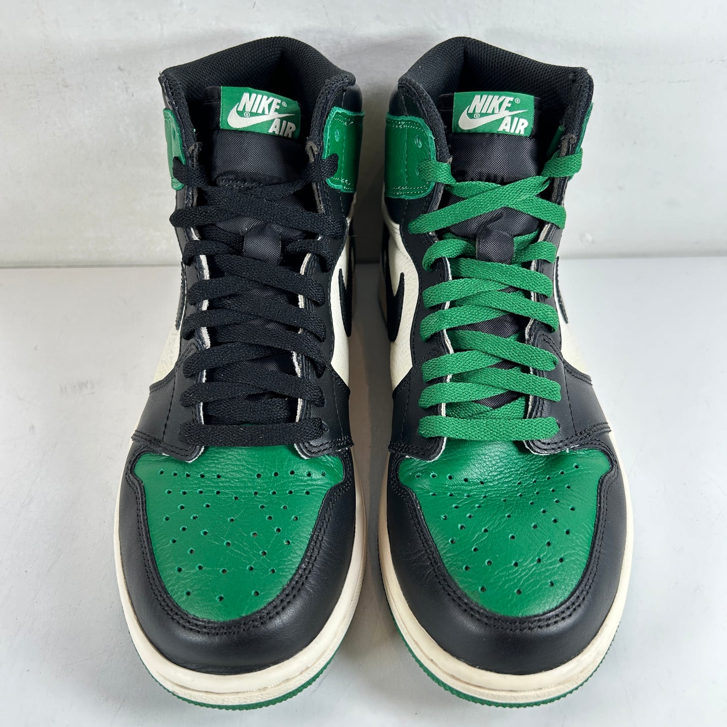 555088 302 Jordan 1 Retro High Pine Green [USED] - 9.5 M (Used2)