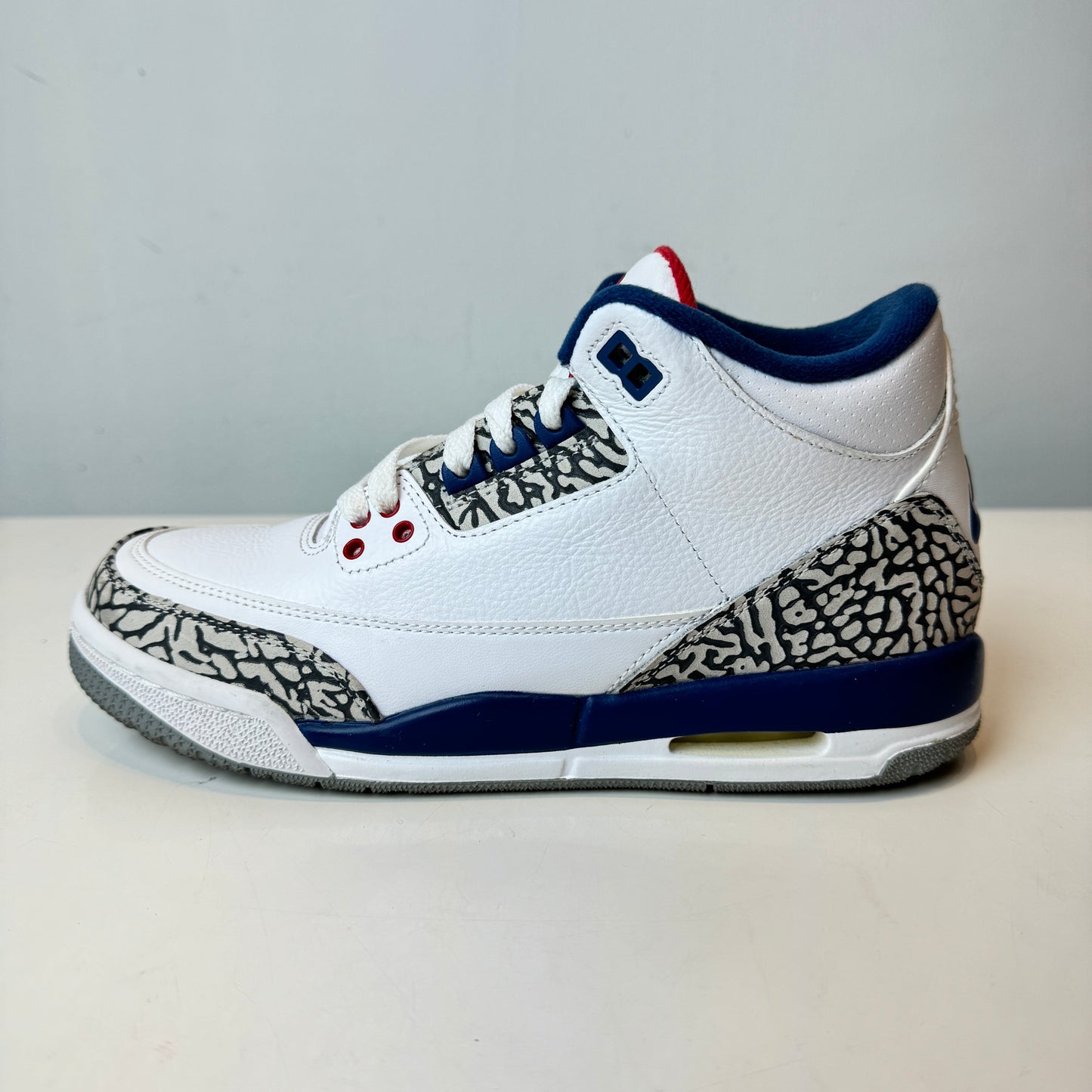 854261 106 Jordan 3 Retro True Blue (2016) GS [USED] - 5.5 Y (Used)
