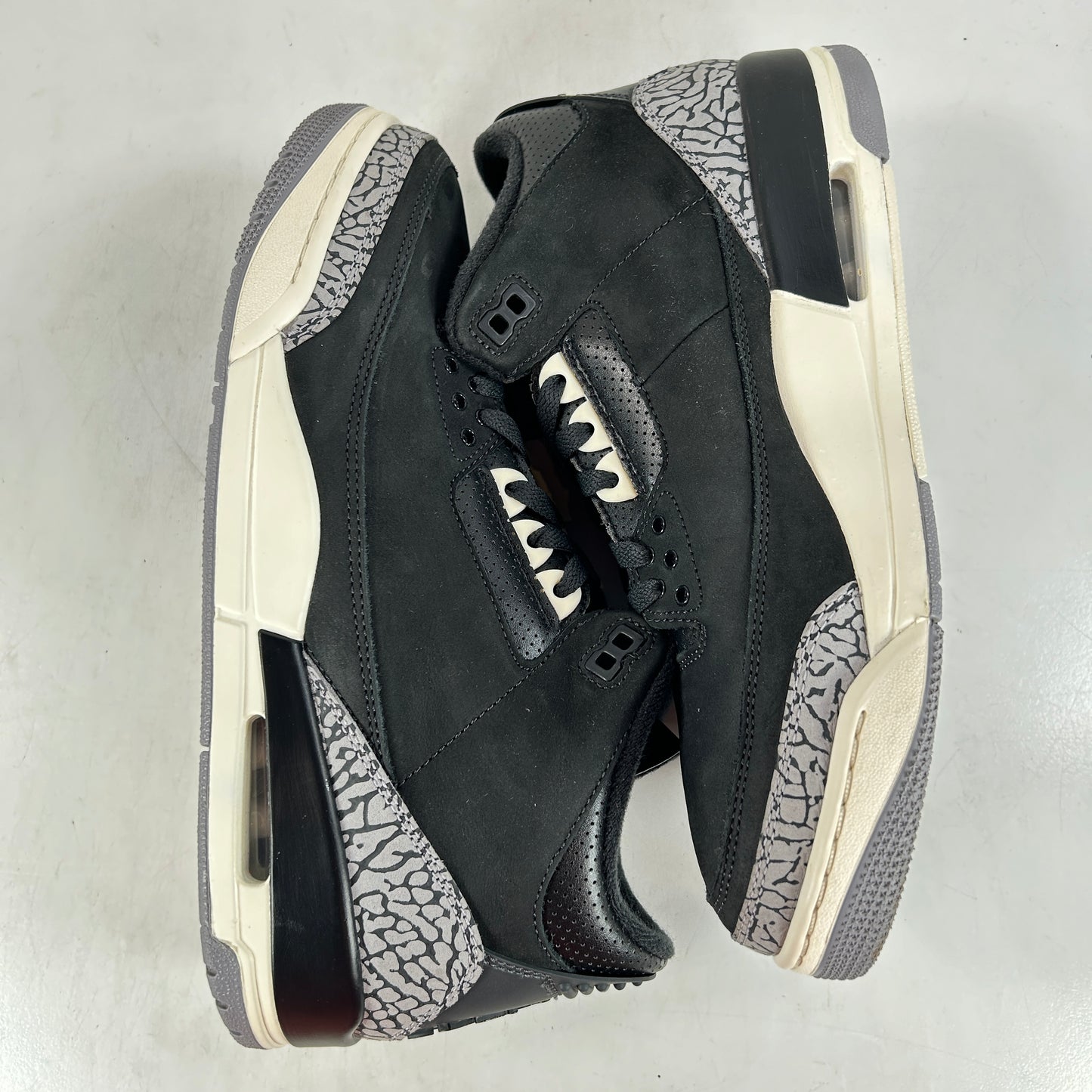 CK9246 001 Jordan 3 Retro Off Noir (Women's) [USED] - 12 W (VNDS)