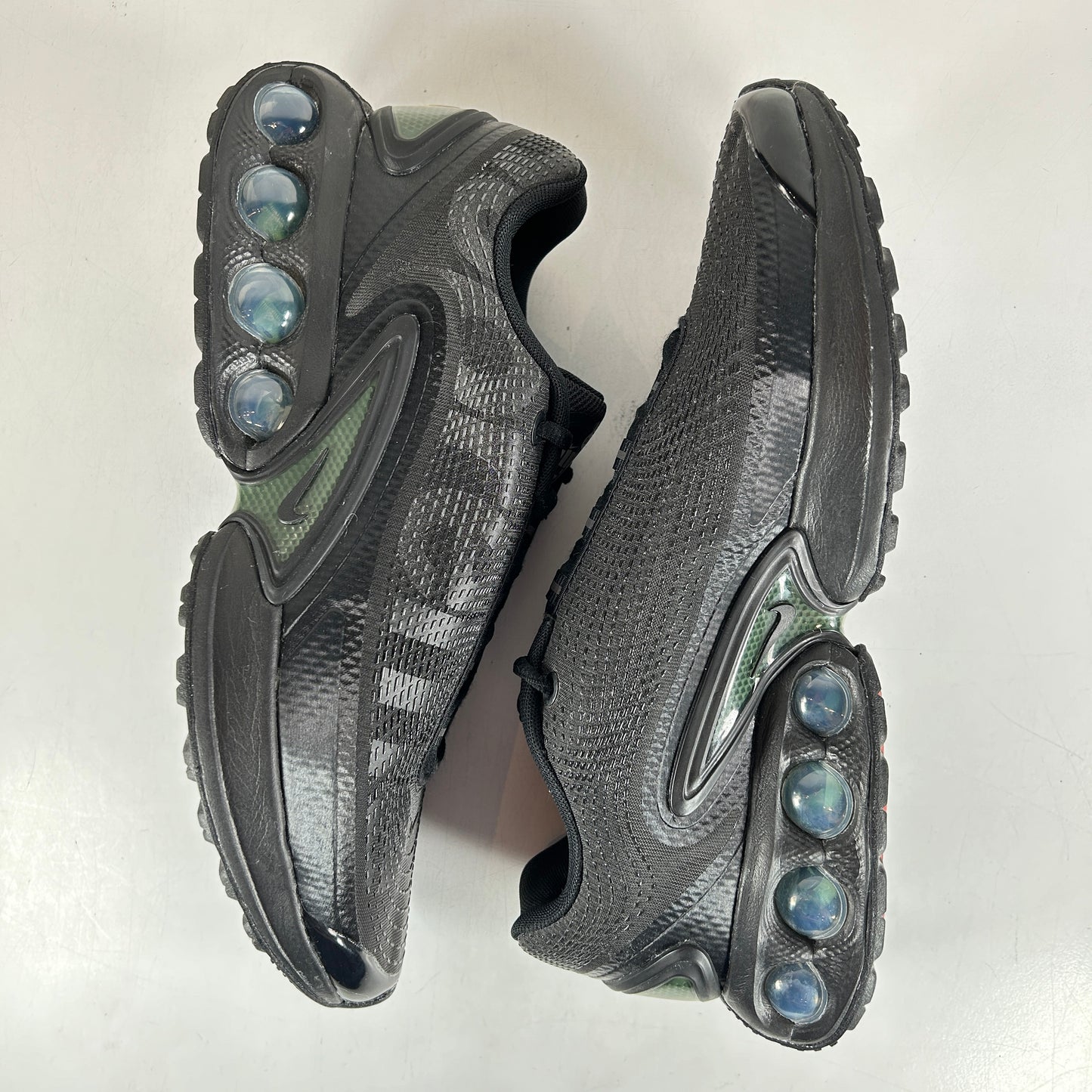 FZ4044 001 Nike Air Max DN Supreme Black [USED] - 11 M (Used)