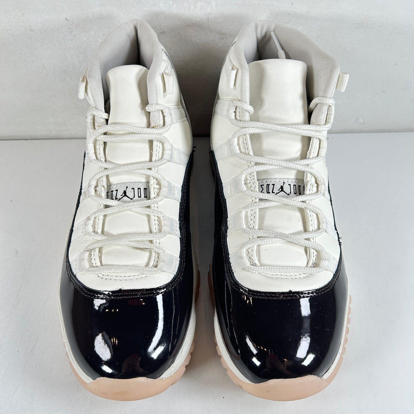 AR0715 101 Jordan 11 Retro Neapolitan (Women's) [USED] - 7 W (Used)