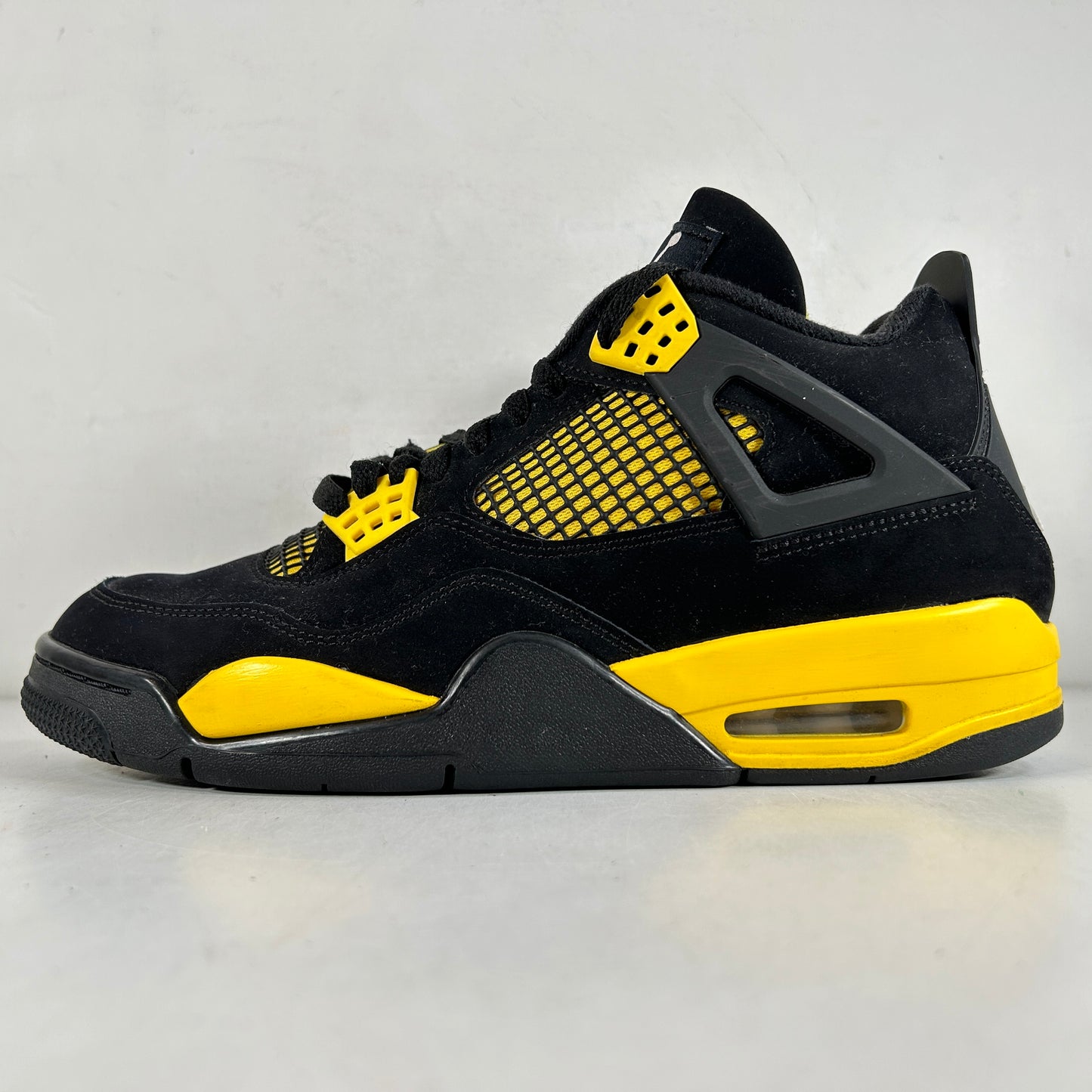 DH6927 017 Jordan 4 Retro Thunder [USED] - 9 M (Used) (No Box)