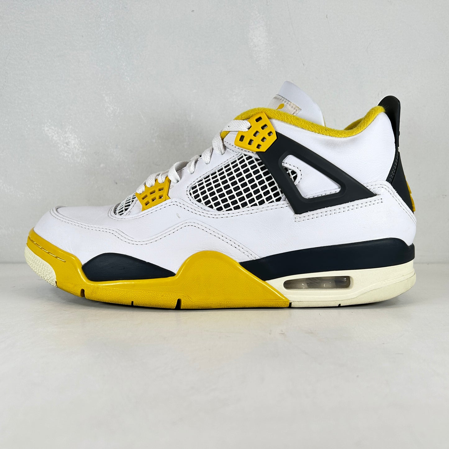 AQ9129 101 Jordan 4 Retro Vivid Sulfur (Women's) [USED] - 11 W (Used) (Replace Box) (No Insoles)