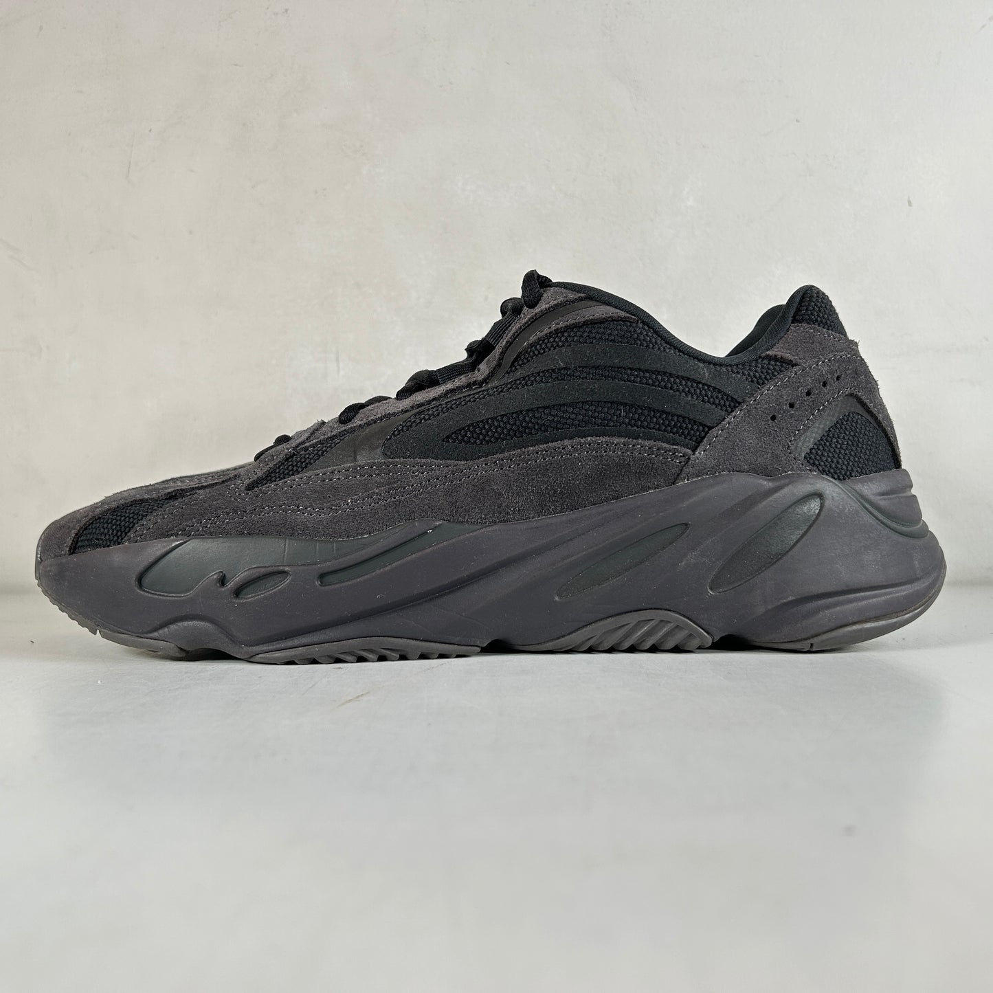 FU6684 Adidas Yeezy Boost 700 V2 Vanta [USED] - 11.5 M (Used)