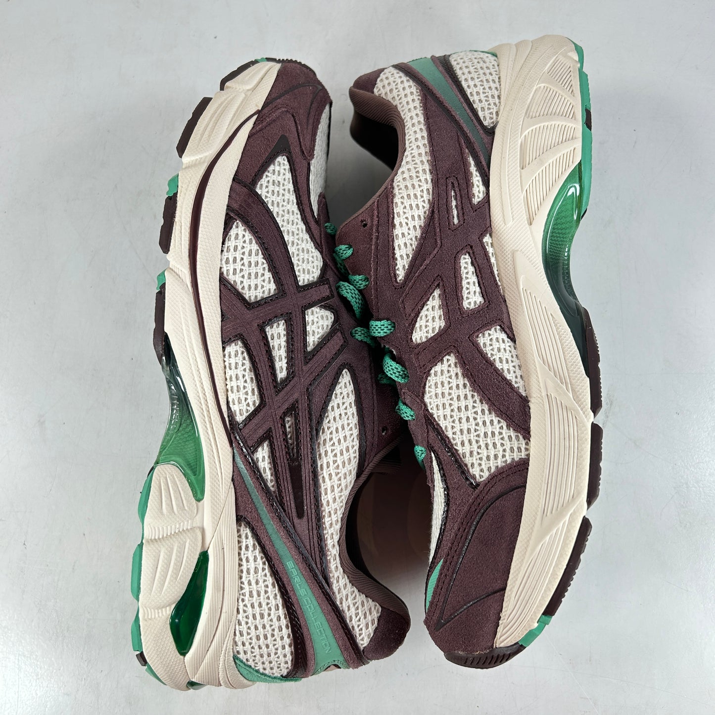 1203A493 100 ASICS GT-2160 Earls Collection Ngawari [USED] - 9.5 M (Used) (No Box)