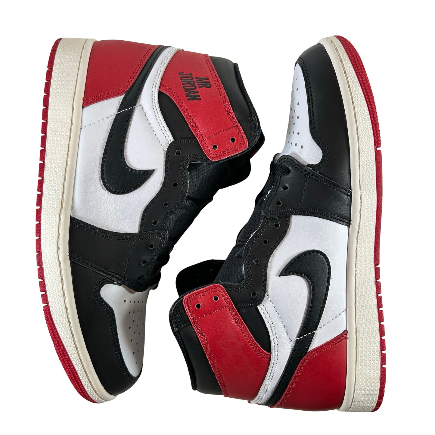 DZ5485 106 Jordan 1 Retro High OG Black Toe Reimagined [USED] - 9.5 M (VNDS)