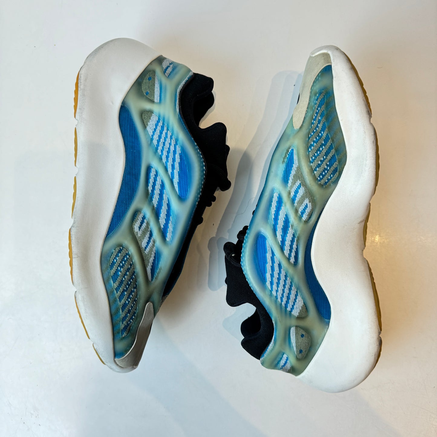 G54850 adidas Yeezy 700 V3 Arzareth [USED] - 10 M (Used)