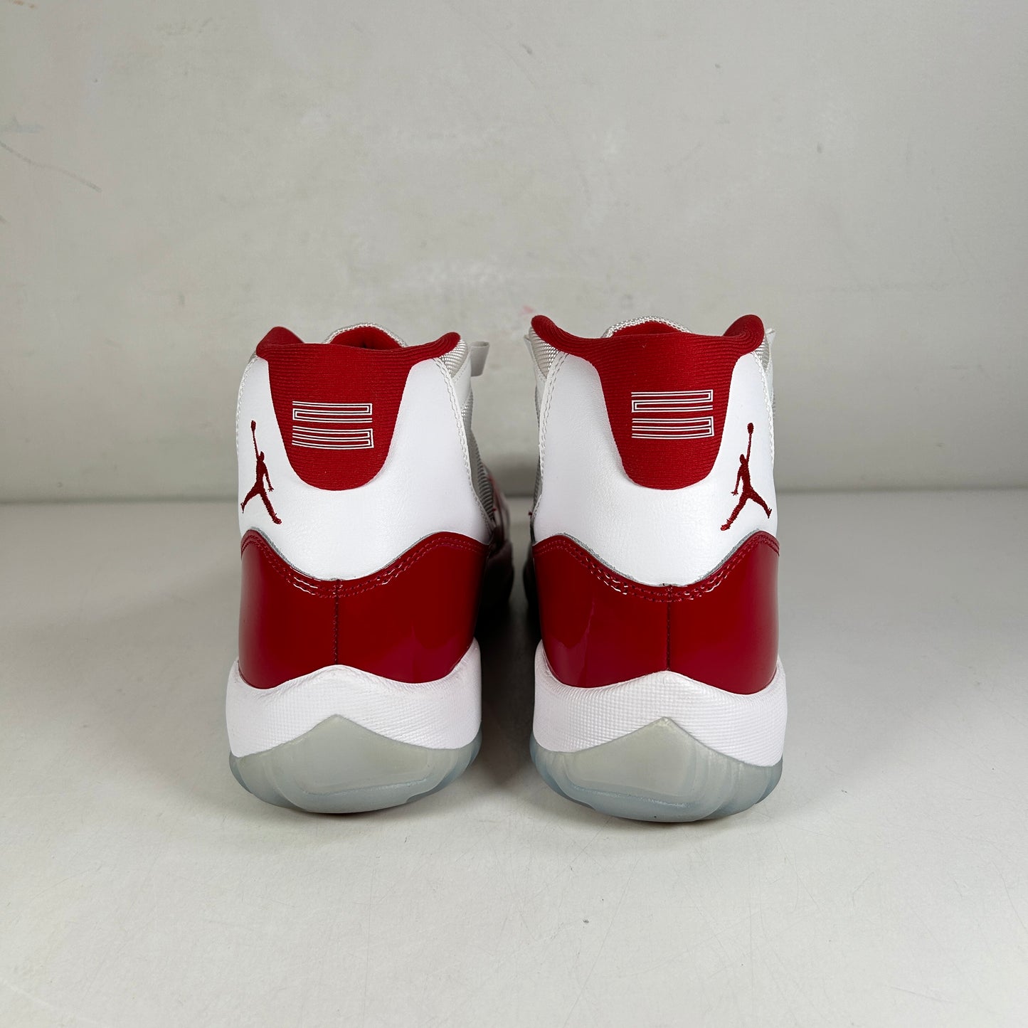 CT8012 116 Jordan 11 Retro Cherry (2022) [USED] - 8.5 M (VNDS)