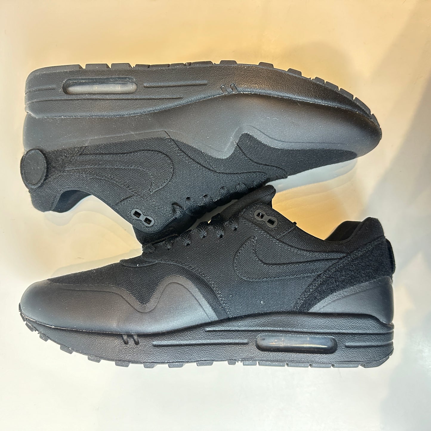 704901 001 Nike Air Max 1 Patch Black [USED] - 11 M (Used)